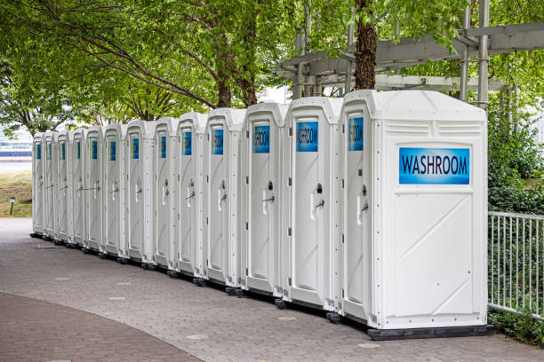 Porta potty delivery and setup in Quartz Hill, CA